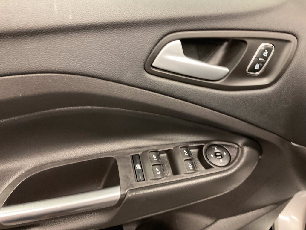 Used 2018 Ford Escape SEL w/ Ford Safe & Smart Package AWD/4WD image 18