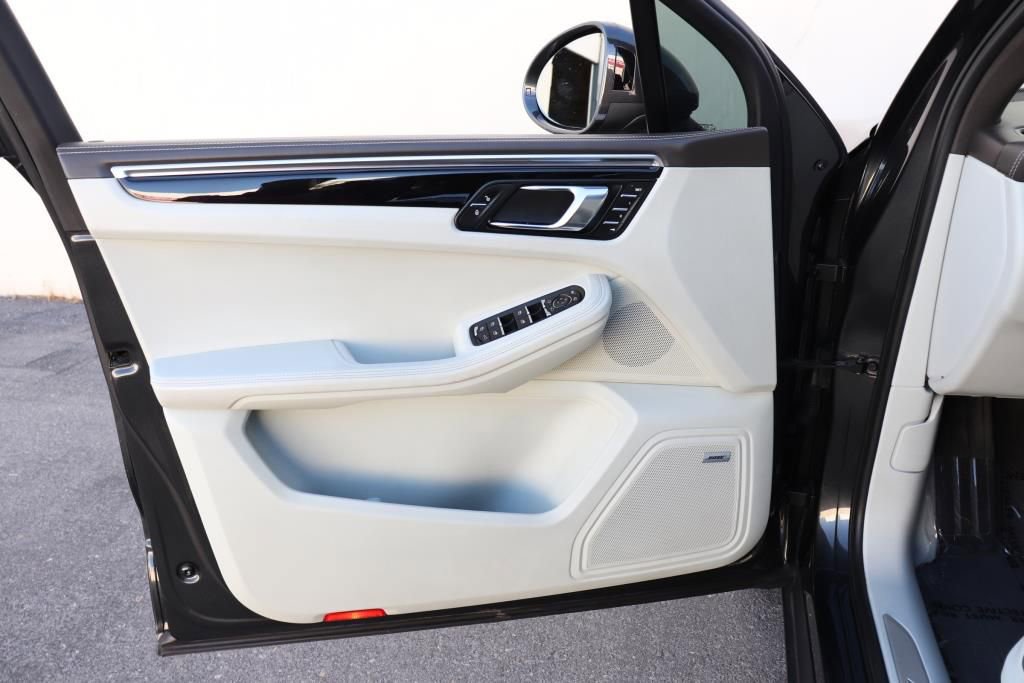 Used 2017 Porsche Macan S image 38