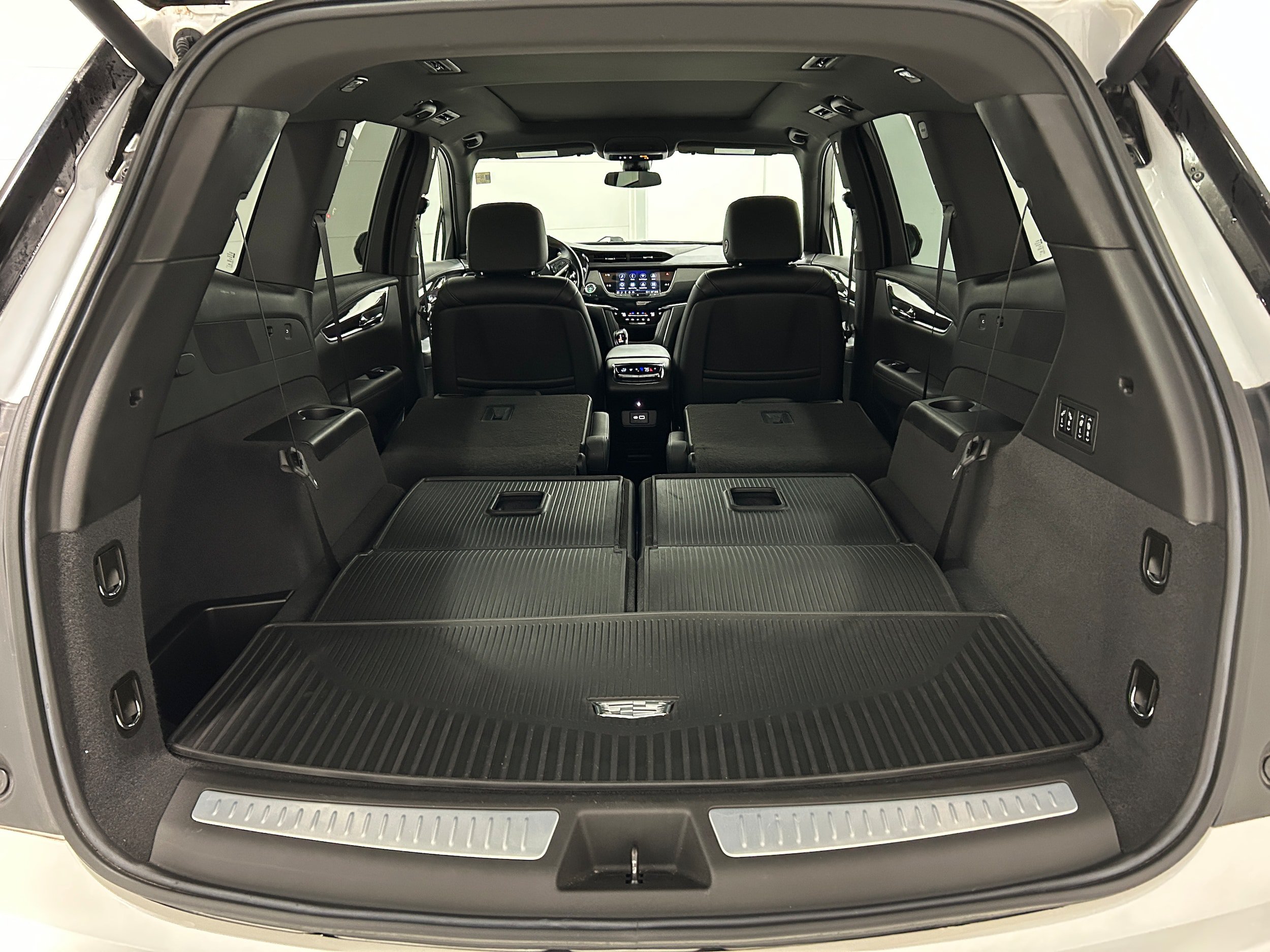 Used 2021 Cadillac XT6 Sport w/ LPO, Floor Liner Package AWD/4WD image 38
