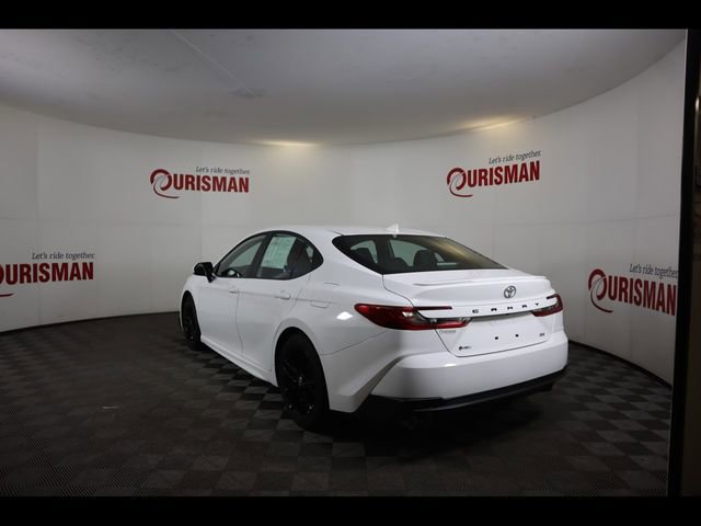 Used 2025 Toyota Camry SE w/ Convenience Package image 10