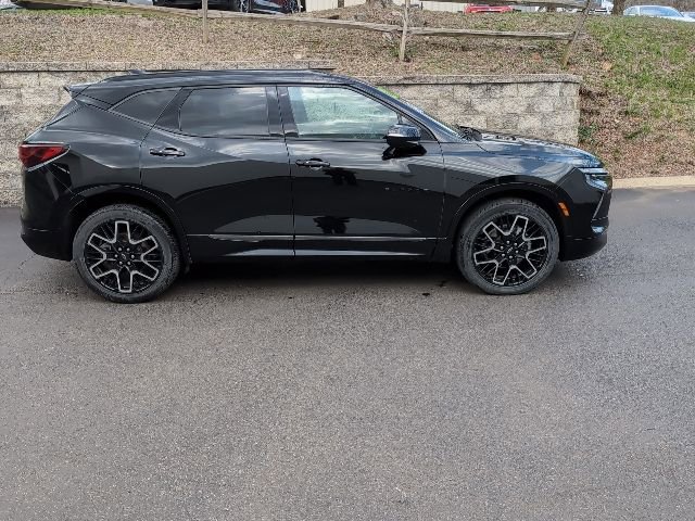 Used 2023 Chevrolet Blazer RS w/ Enhanced Convenience Package image 2