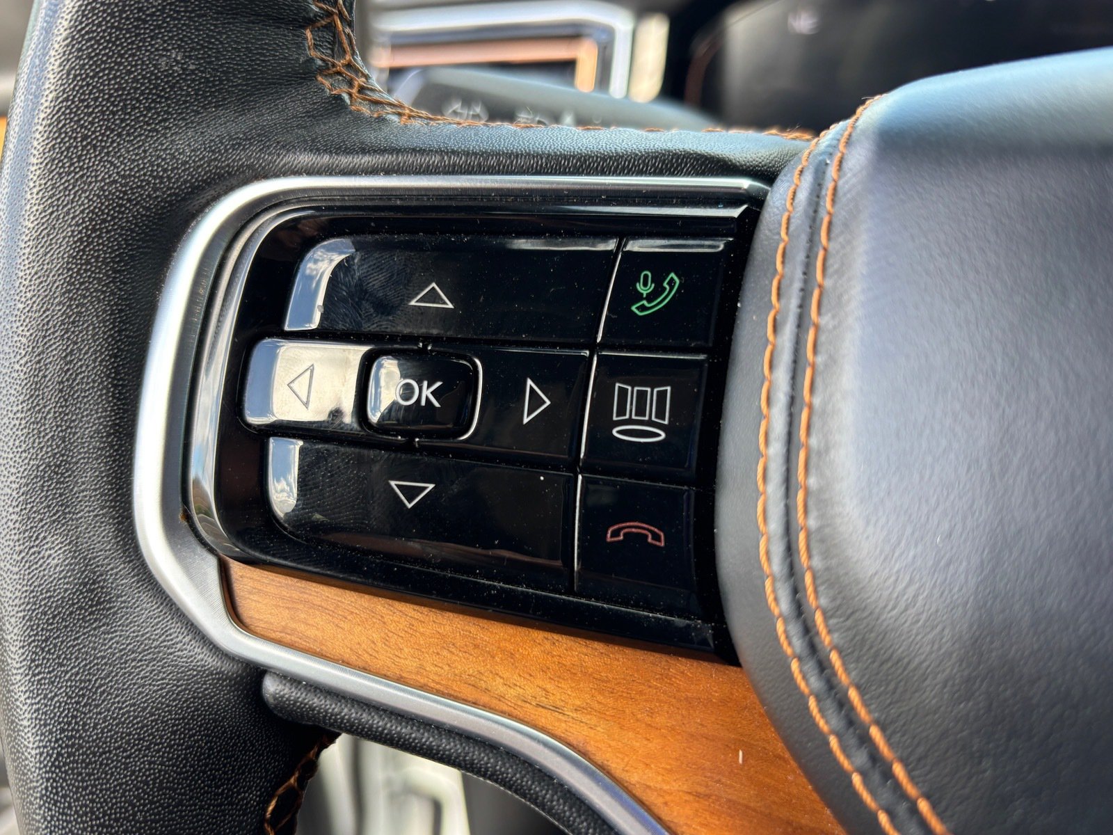 Used 2024 Jeep Grand Wagoneer L Series III AWD/4WD image 22