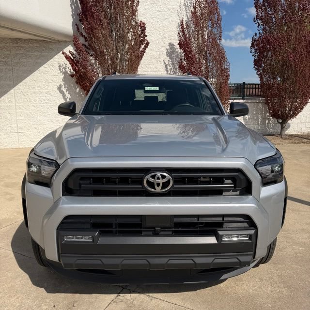 Used 2025 Toyota 4Runner SR5 AWD/4WD image 8