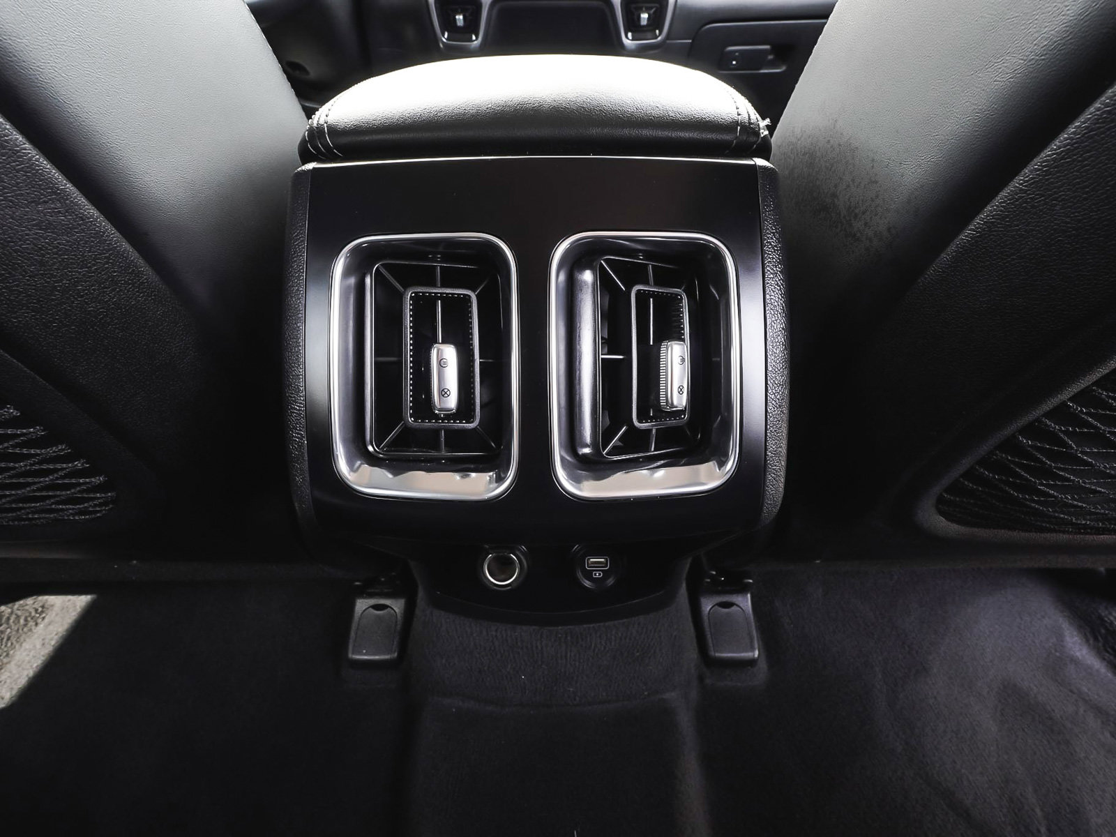 Used 2023 Kia Sorento S w/ Panoramic Sunroof Package image 38