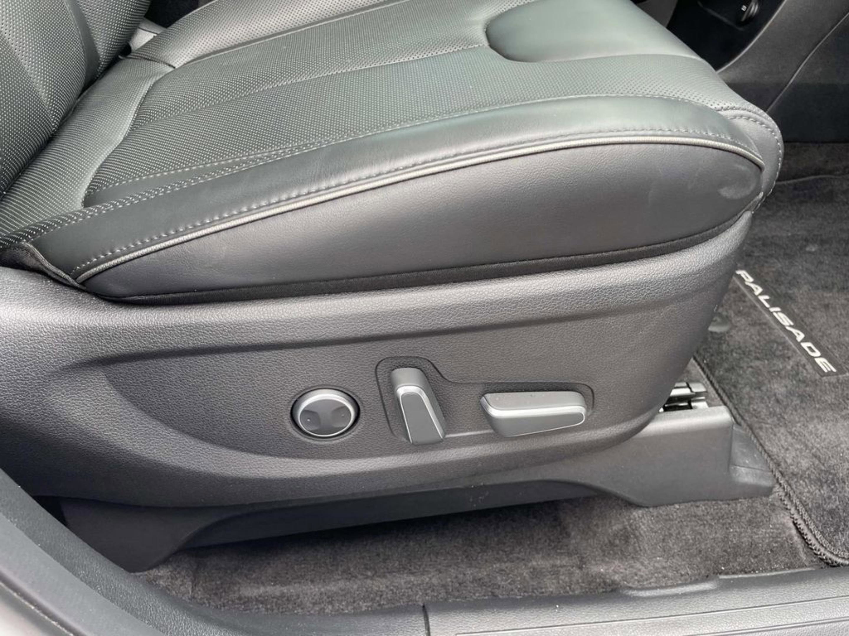 Used 2025 Hyundai Palisade Calligraphy FWD image 21