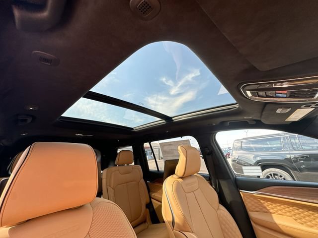 New 2026 Jeep Grand Cherokee L Summit w/ Obsidian Package AWD/4WD image 24