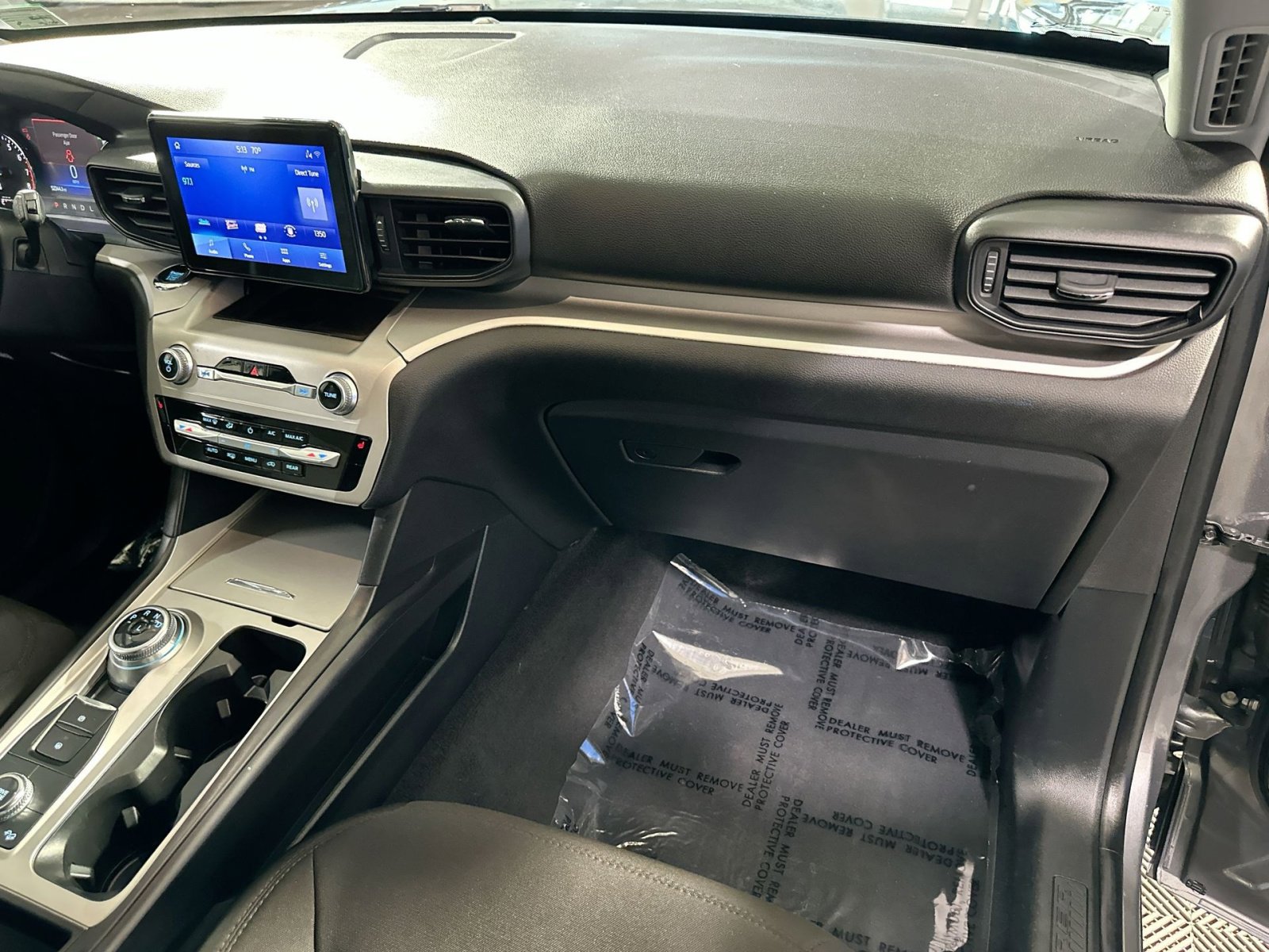 Used 2022 Ford Explorer XLT image 34