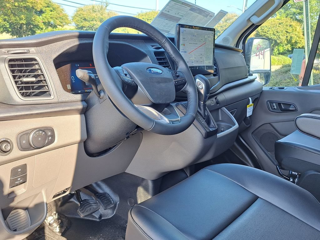 New 2026 Ford Transit 250 148 Medium Roof RWD image 8