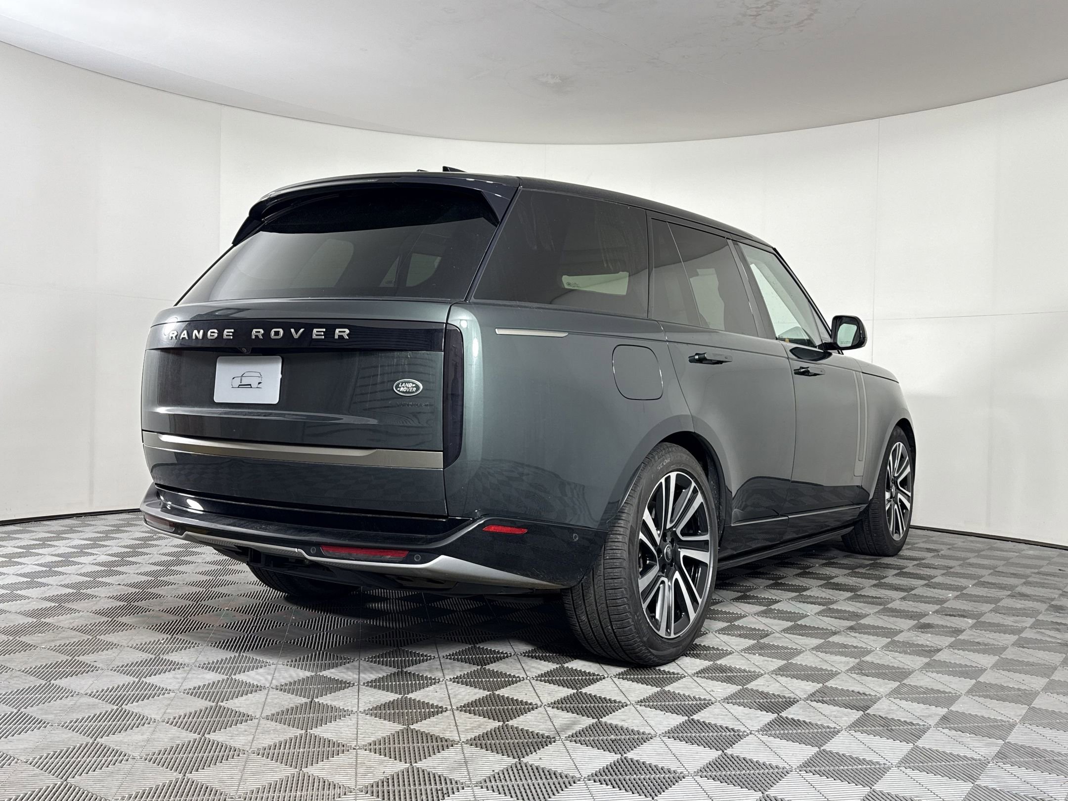 Used 2023 Land Rover Range Rover SE image 9