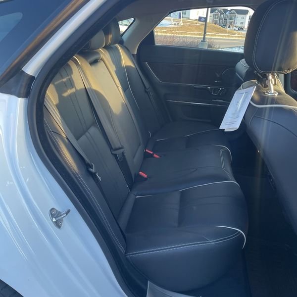 Used 2019 Jaguar XJ R-Sport image 5
