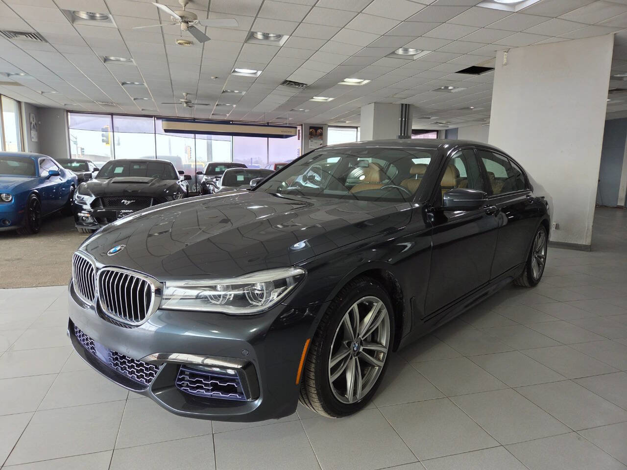 Used 2016 BMW 750i xDrive image 3