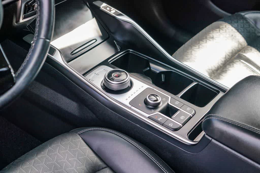 Certified 2023 Kia Sorento EX AWD/4WD image 16
