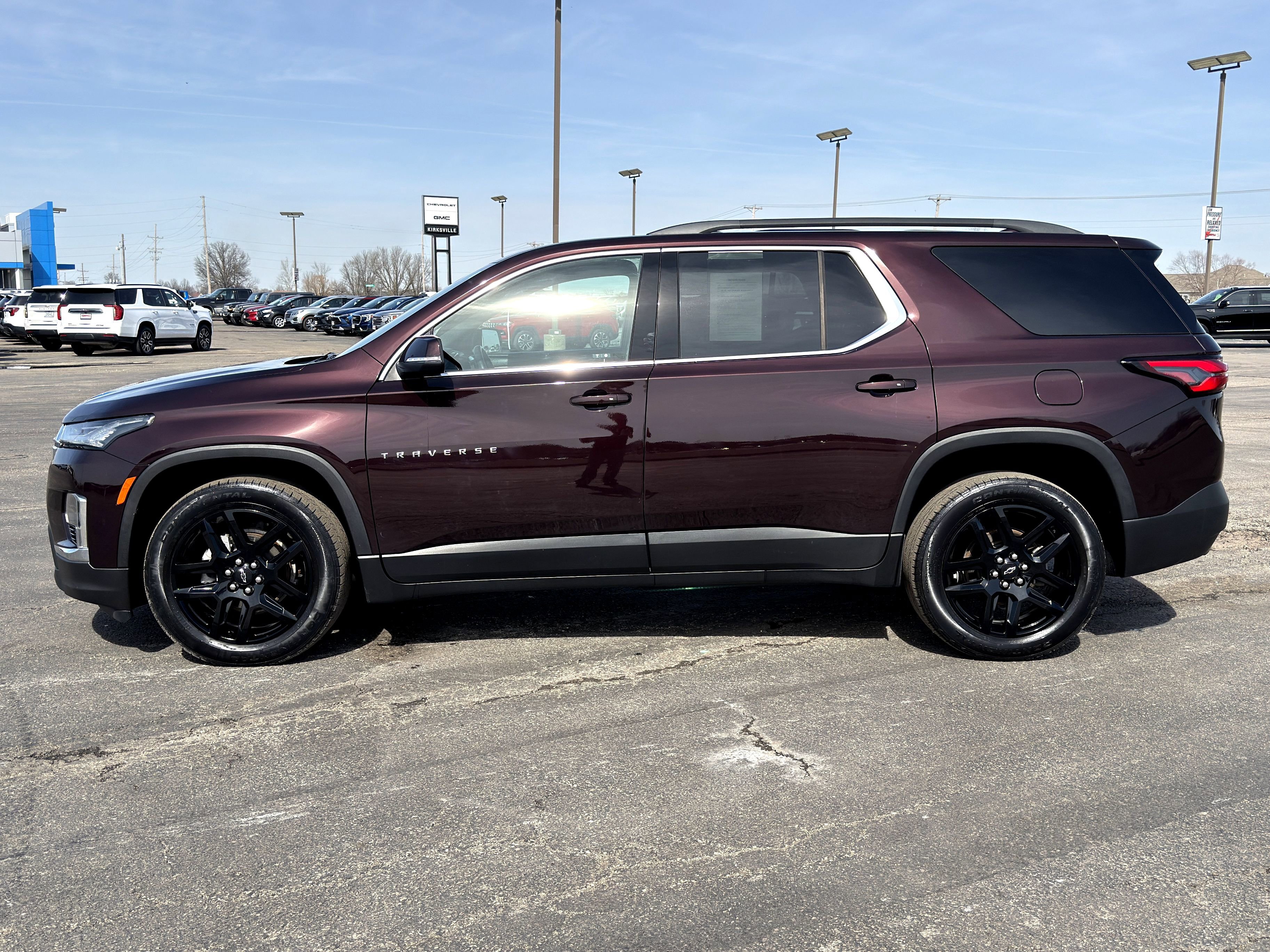 Used 2023 Chevrolet Traverse LT image 6