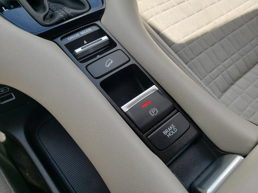 Used 2023 Honda HR-V LX image 26