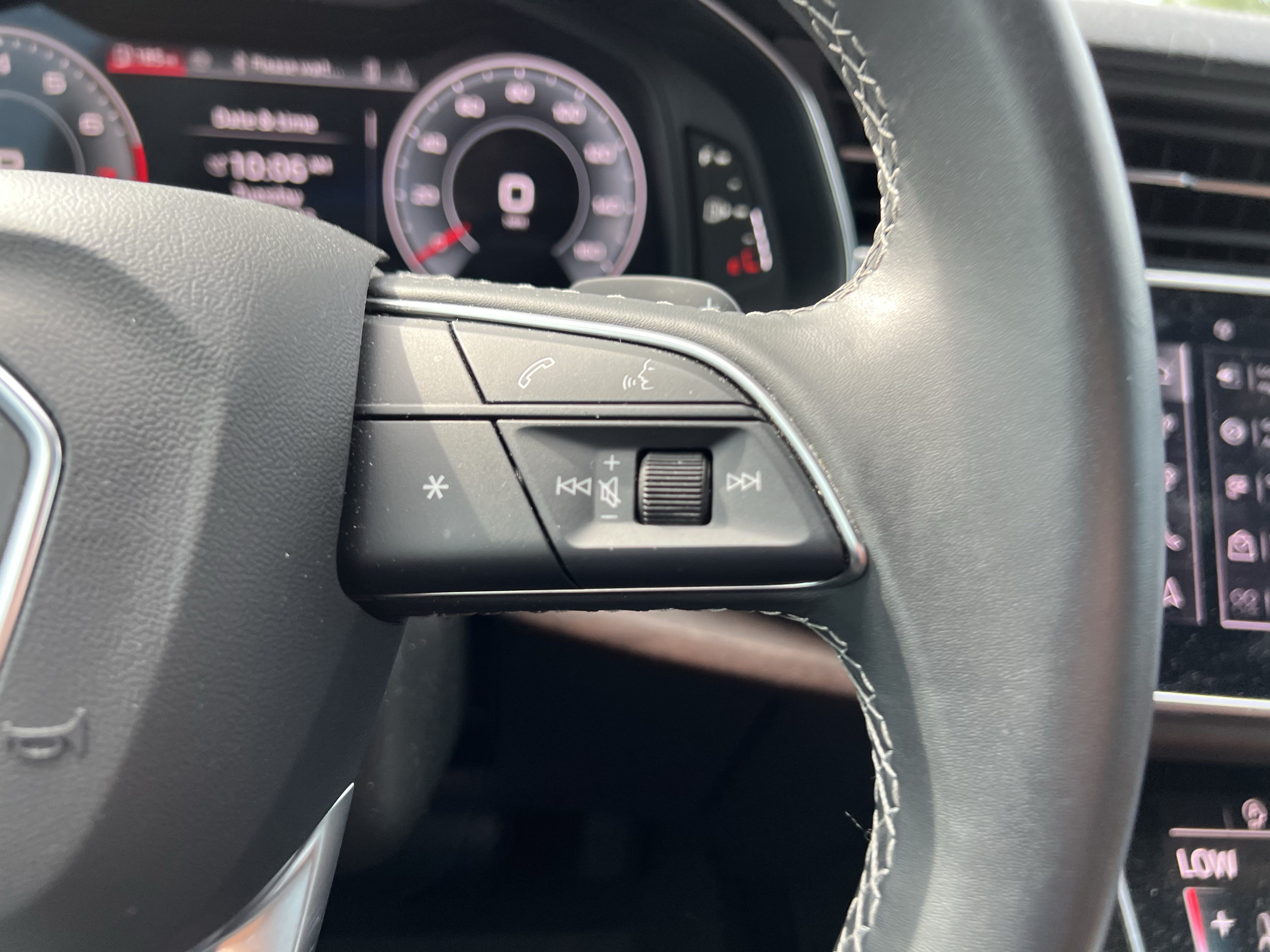 Used 2025 Audi Q8 Prestige AWD/4WD image 20