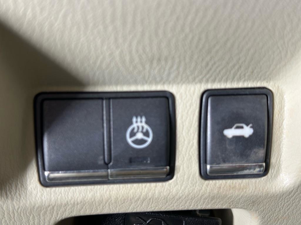 Used 2013 INFINITI M37 37x w/ Premium Pkg image 31