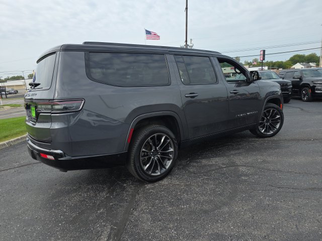 Used 2025 Jeep Grand Wagoneer L Series III w/ Rear Seat Video Group 1 AWD/4WD image 8