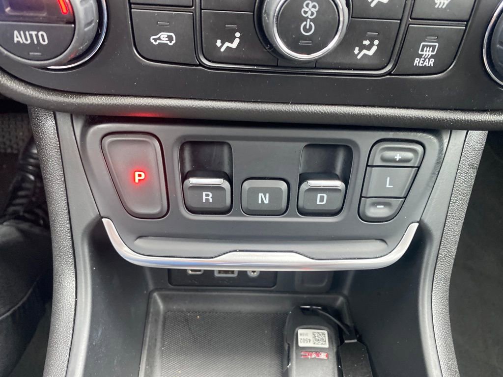 Used 2020 GMC Terrain Denali w/ Denali Premium Package AWD/4WD image 15