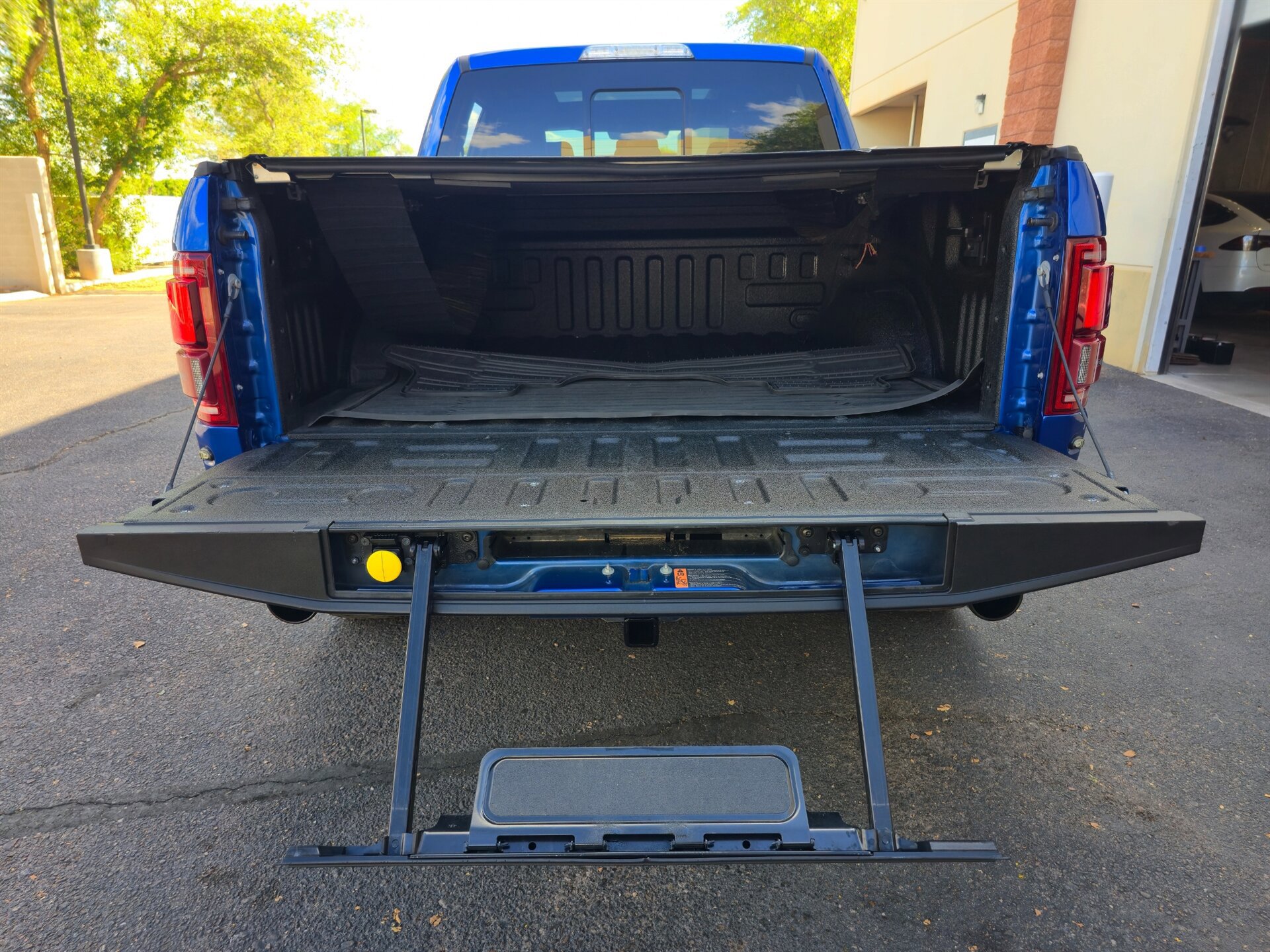 Used 2017 Ford F150 Raptor w/ Equipment Group 802A Luxury AWD/4WD image 40