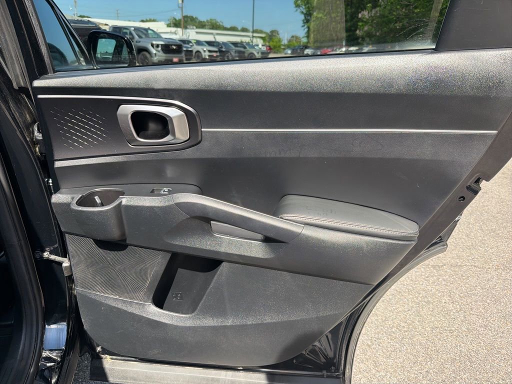 Used 2021 Kia Sorento LX FWD image 26