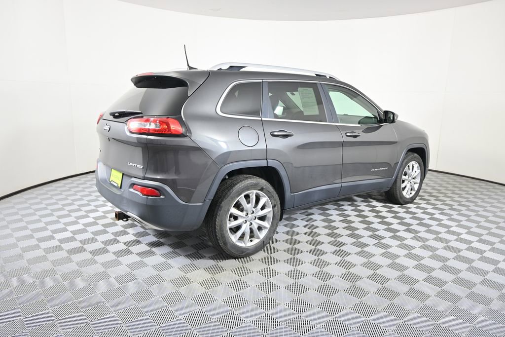Used 2017 Jeep Cherokee Limited w/ Luxury Group AWD/4WD image 6