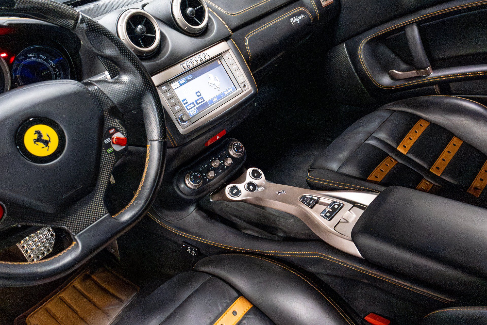 Used 2012 Ferrari California RWD image 10