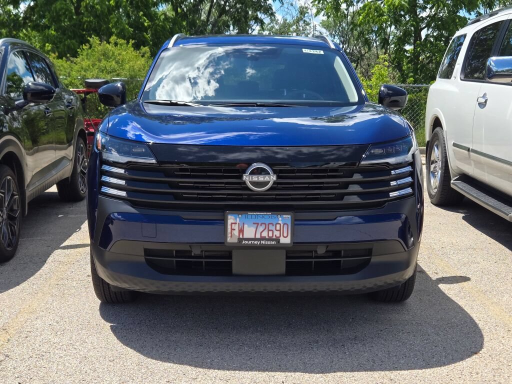 Used 2026 Nissan Kicks SV w/ SV Premium Package AWD/4WD image 2