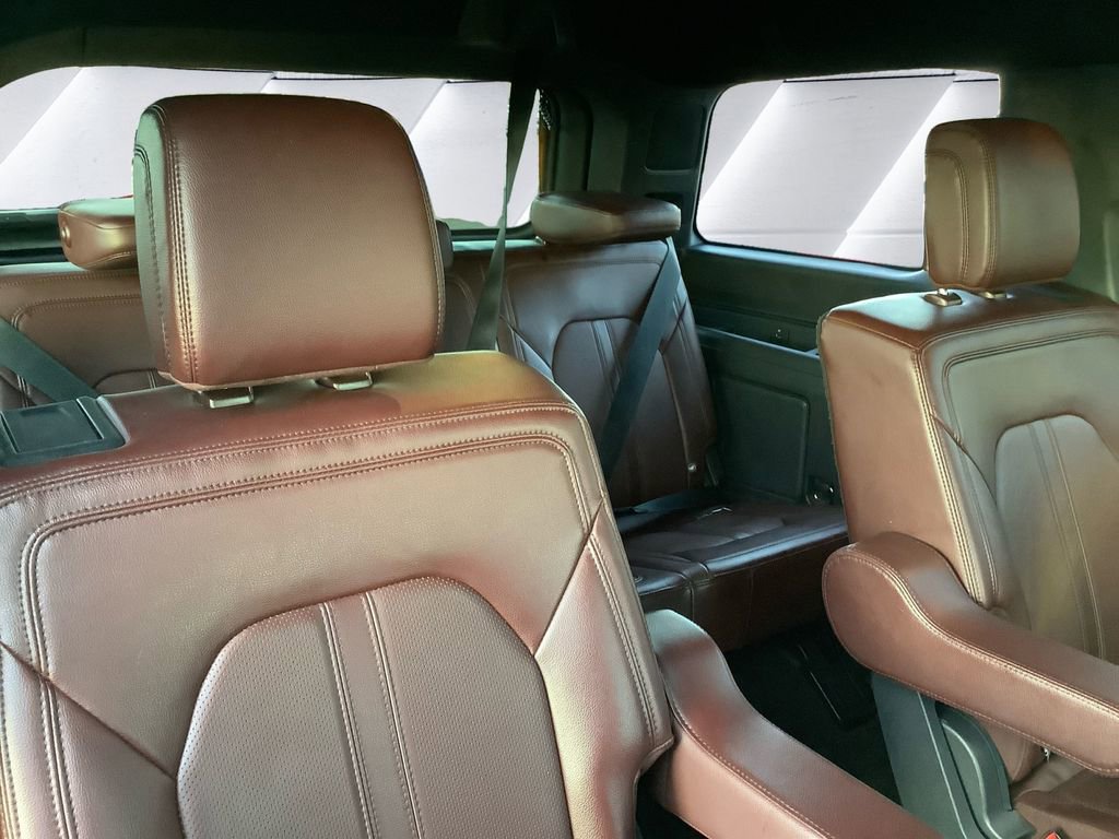Used 2024 Ford Expedition Limited image 16