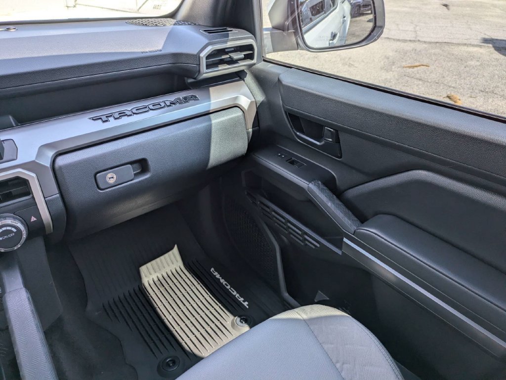 Used 2024 Toyota Tacoma SR5 RWD image 18