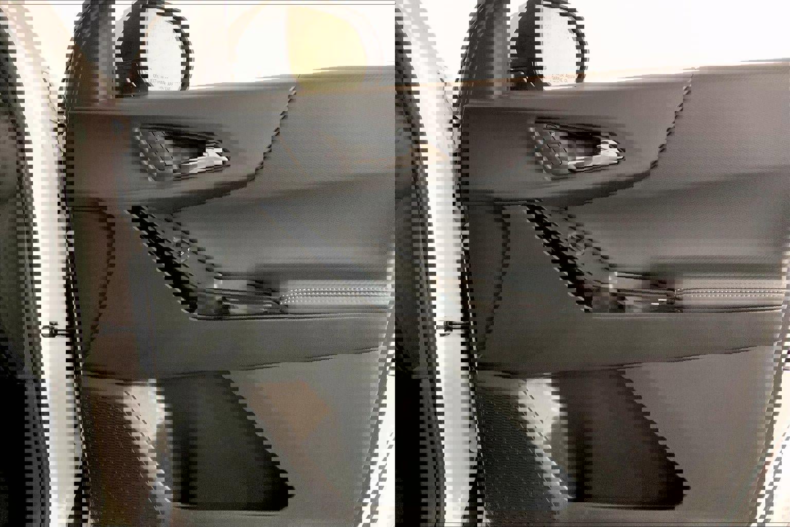 Used 2025 Chevrolet Equinox LT image 25