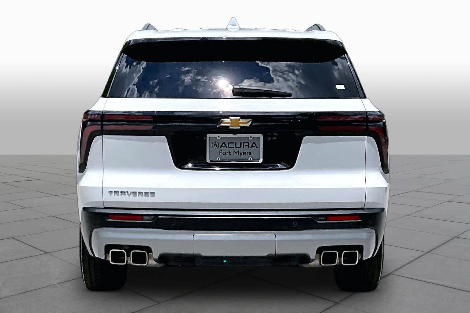 Used 2025 Chevrolet Traverse LT w/ Driver Confidence Package FWD image 5