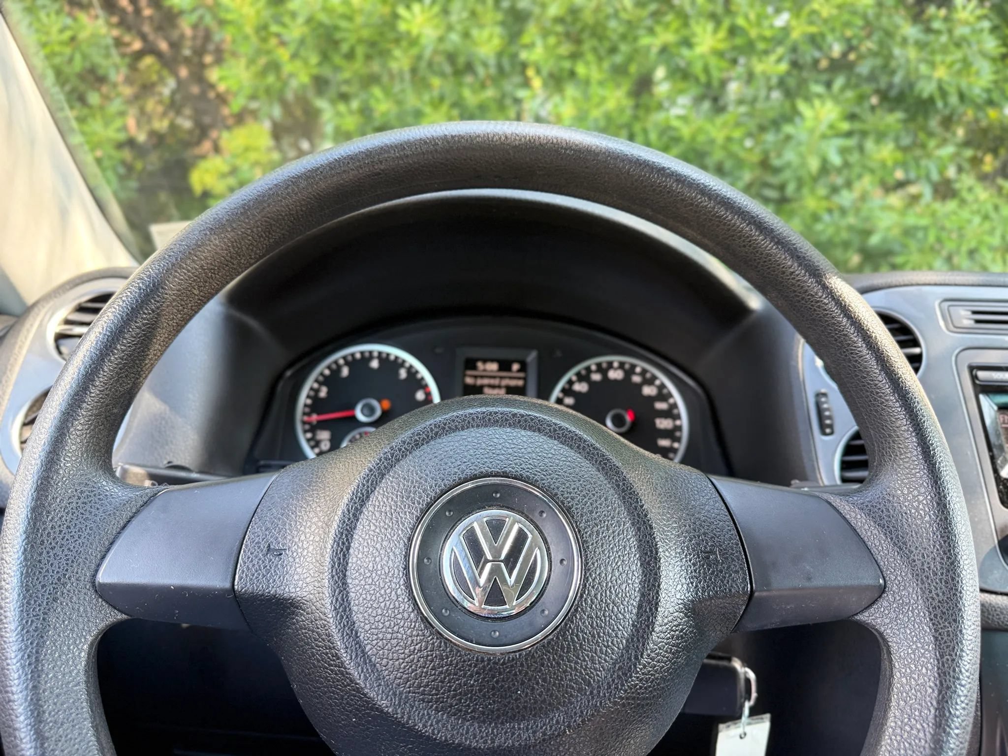 Used 2012 Volkswagen Tiguan LE FWD image 31