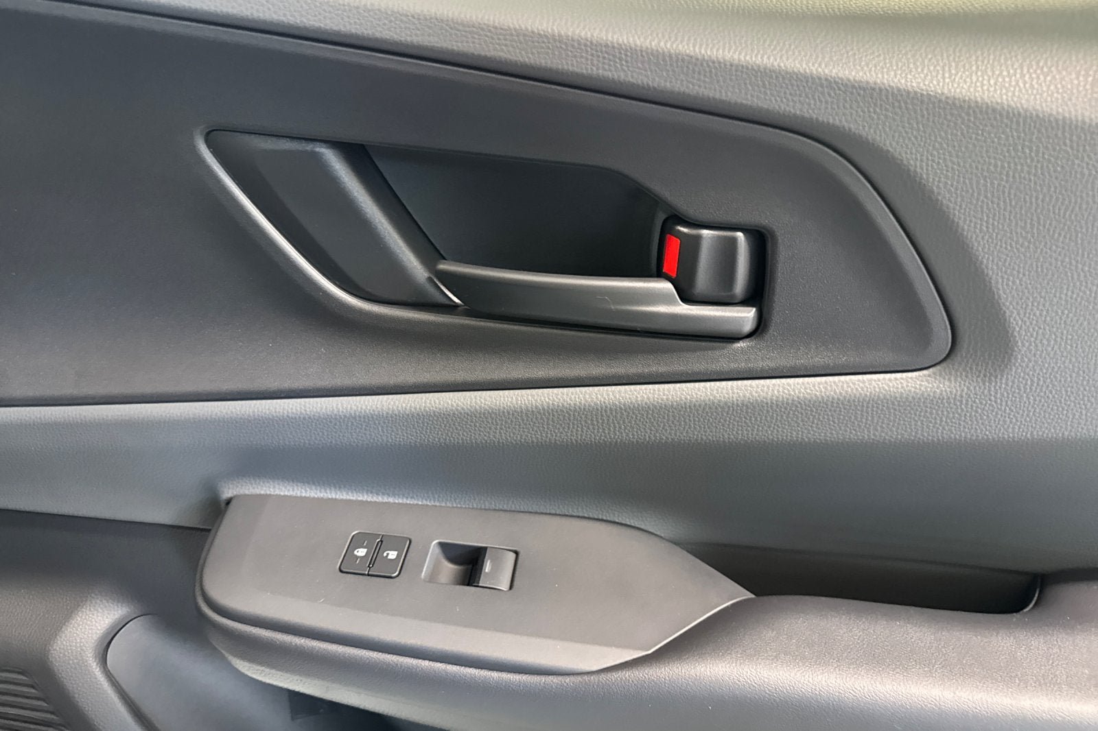 New 2027 Toyota Prius LE FWD image 18