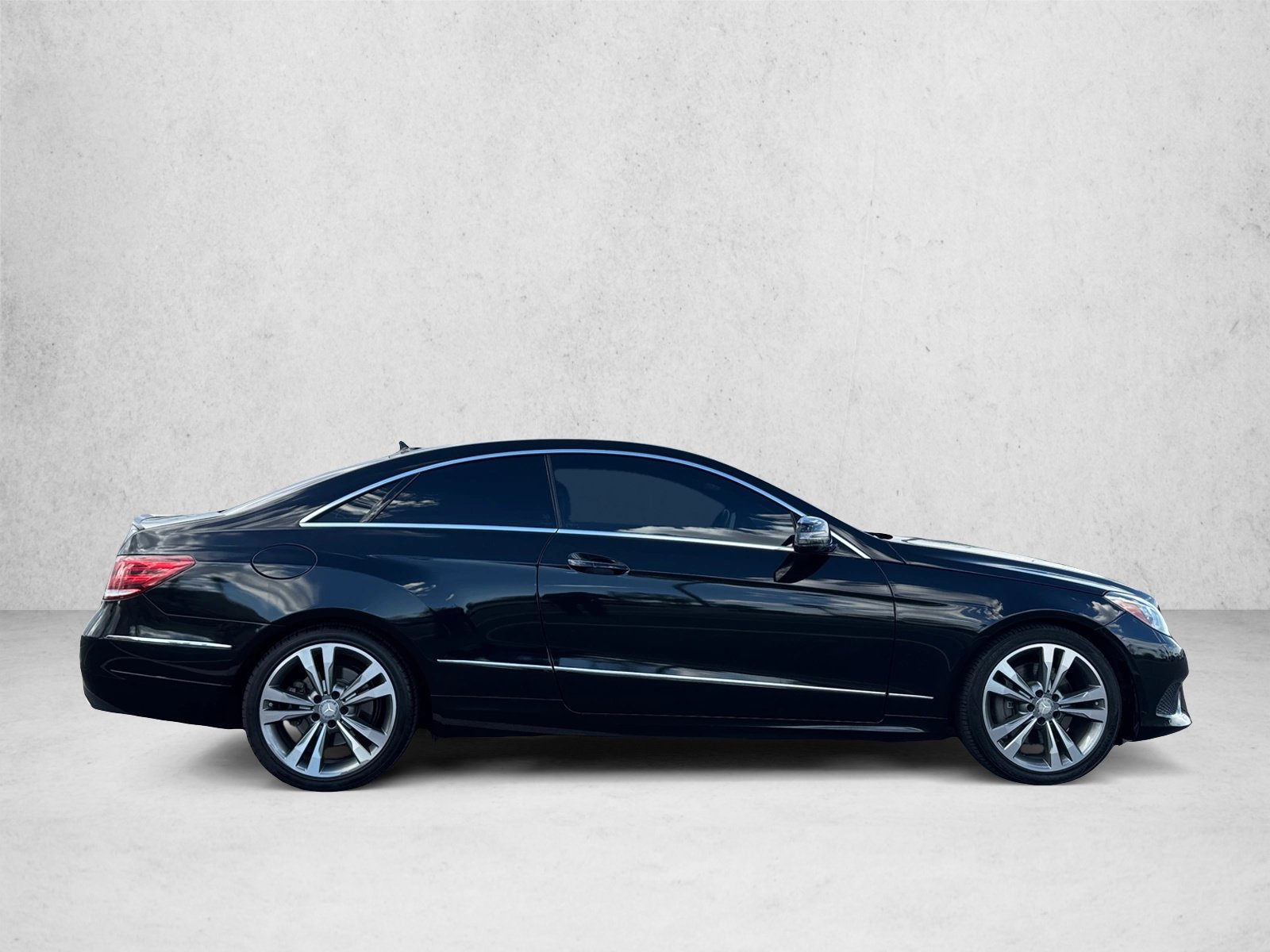 Used 2015 Mercedes-Benz E 400 Coupe image 4
