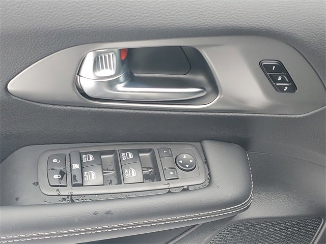 New 2026 Chrysler Pacifica Select image 16
