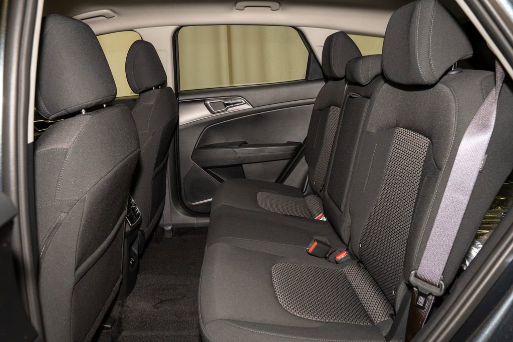 New 2026 Kia Sportage LX image 9