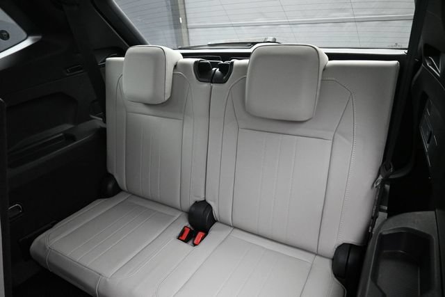 Used 2023 Volkswagen Tiguan SE R-Line FWD image 31