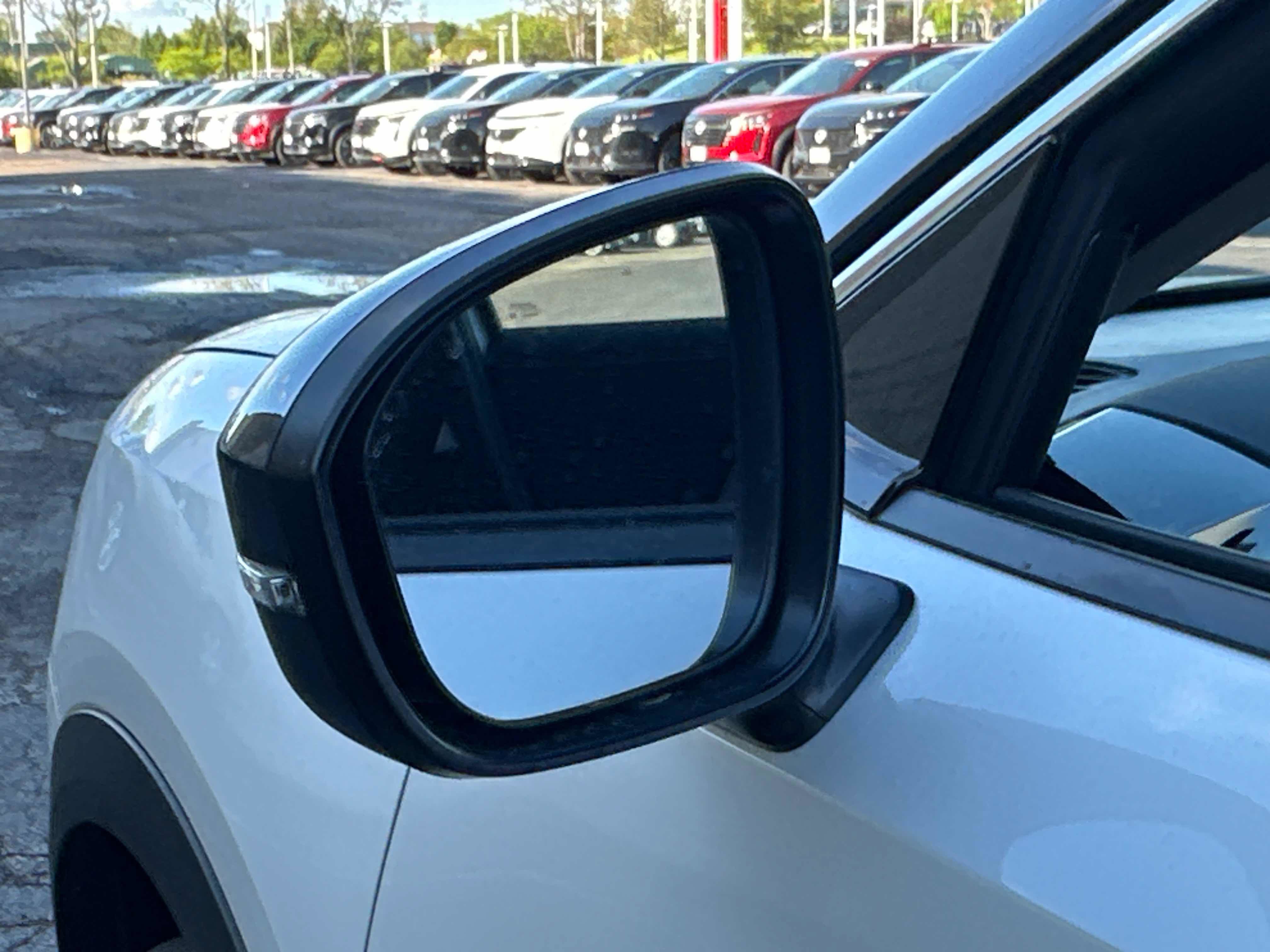 New 2026 Nissan Kicks SR w/ Cold Weather Package AWD/4WD image 10
