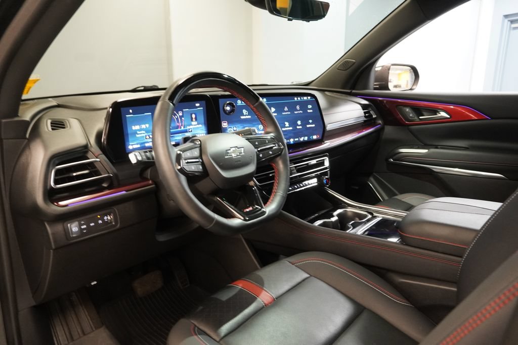 Used 2025 Chevrolet Traverse RS w/ LPO, Floor Liner Package AWD/4WD image 6