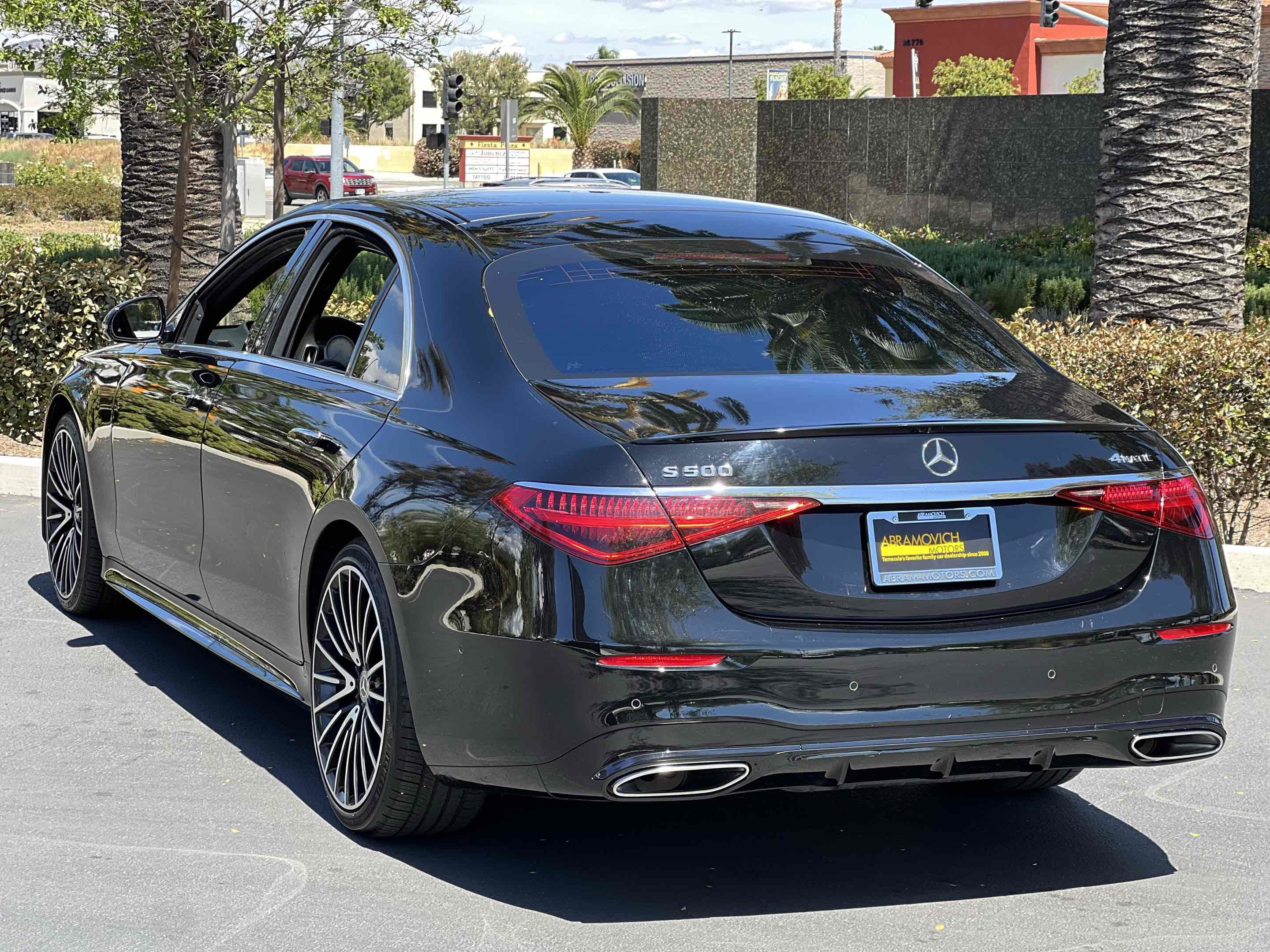 Used 2022 Mercedes-Benz S 500 4MATIC image 2
