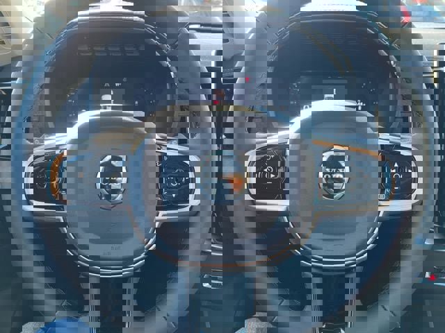 New 2026 Volvo XC90 B6 Core w/ Protection Package image 28