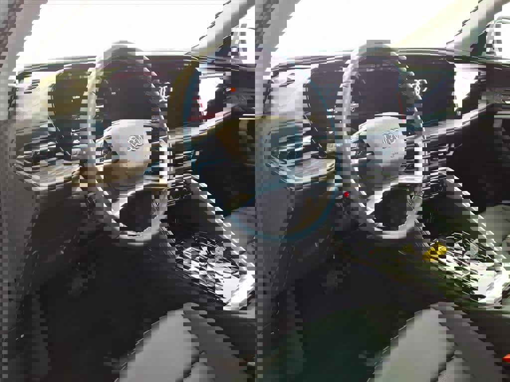 Certified 2025 Audi Q5 Premium w/ Convenience Package image 9