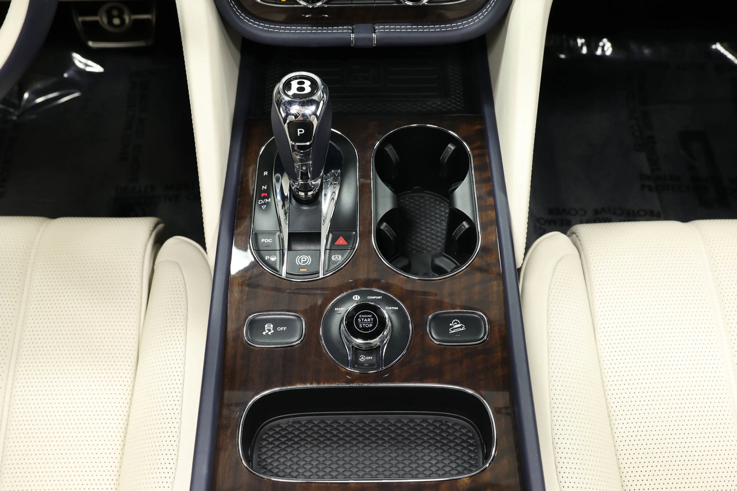 Used 2022 Bentley Bentayga image 50