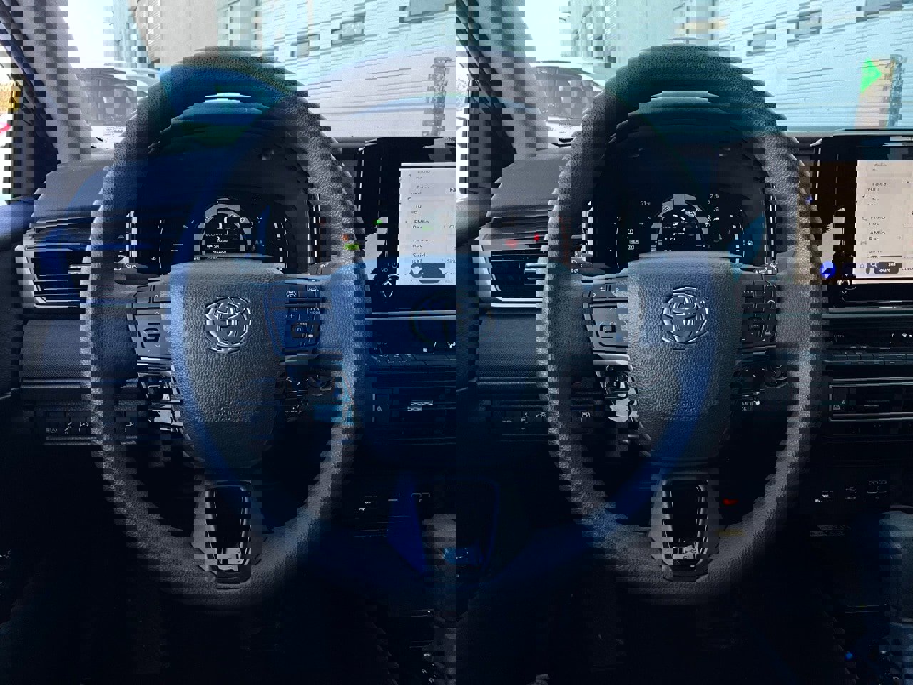 Used 2025 Toyota Camry LE image 31