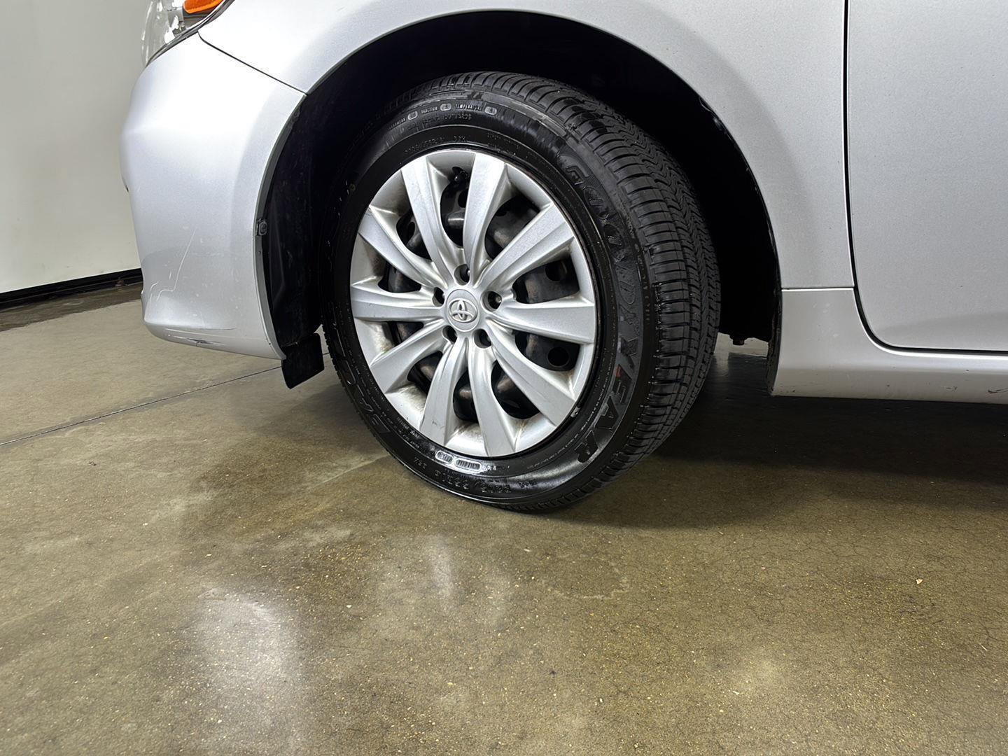 Used 2012 Toyota Corolla LE image 5