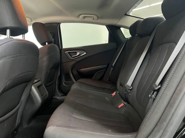 Used 2015 Chrysler 200 Limited FWD image 21