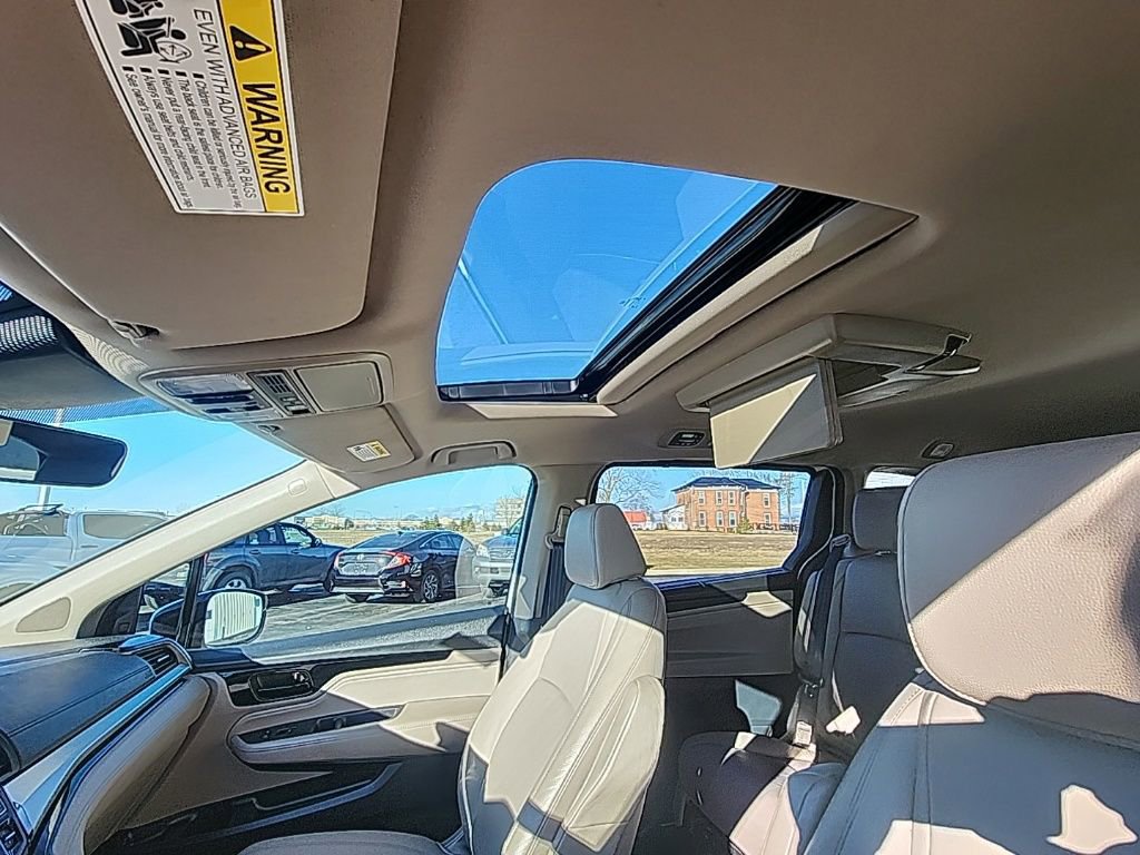 Used 2023 Honda Odyssey Touring image 11