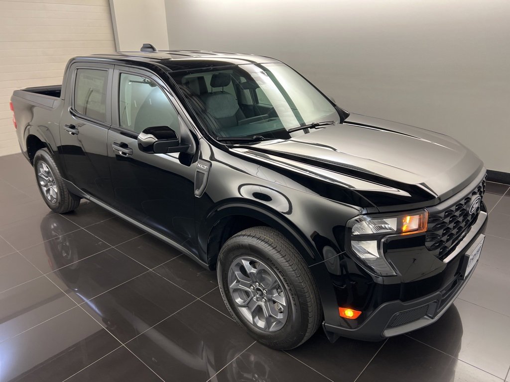 New 2025 Ford Maverick XLT w/ XLT Luxury Package