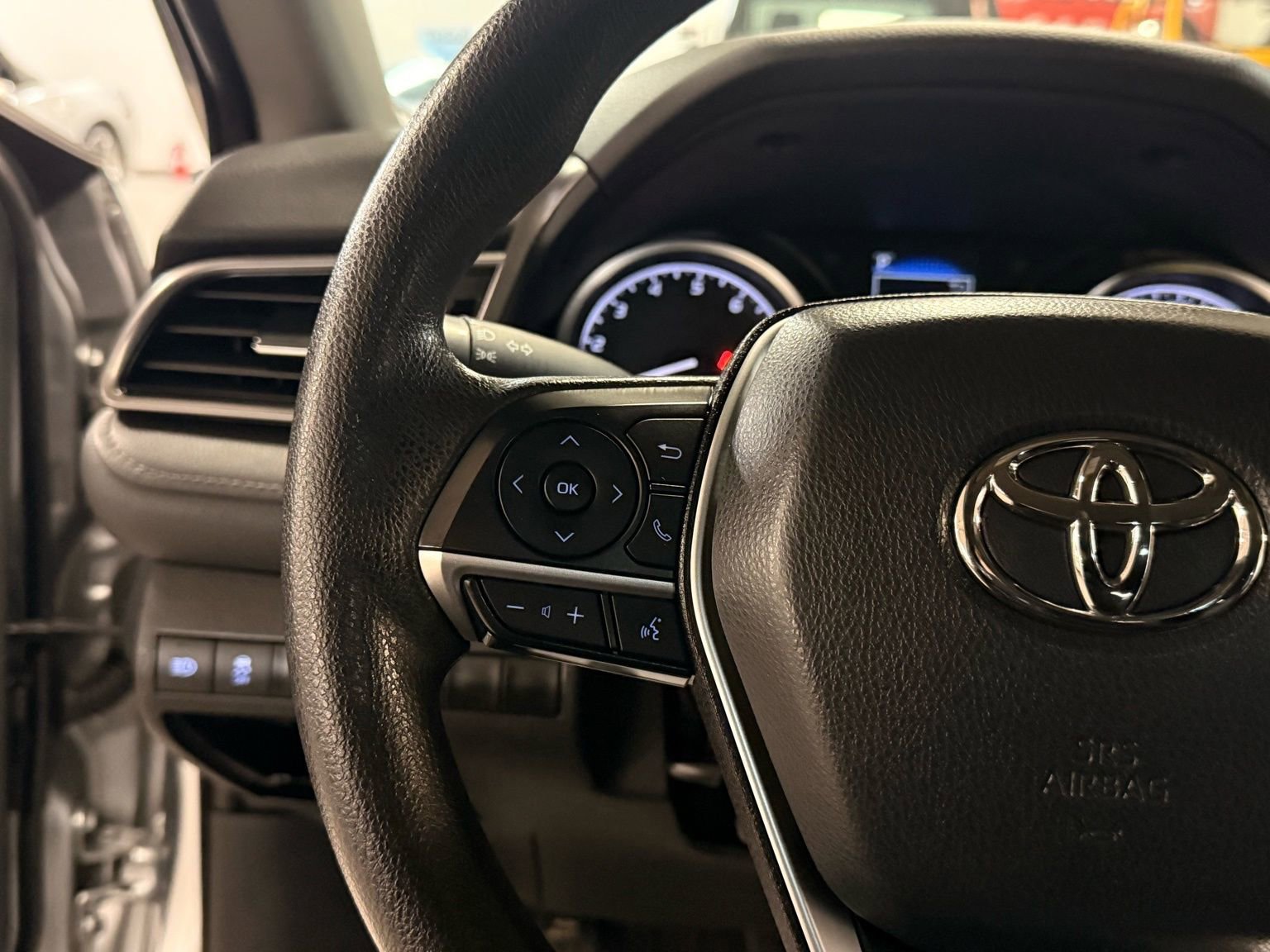 Used 2022 Toyota Camry LE image 40