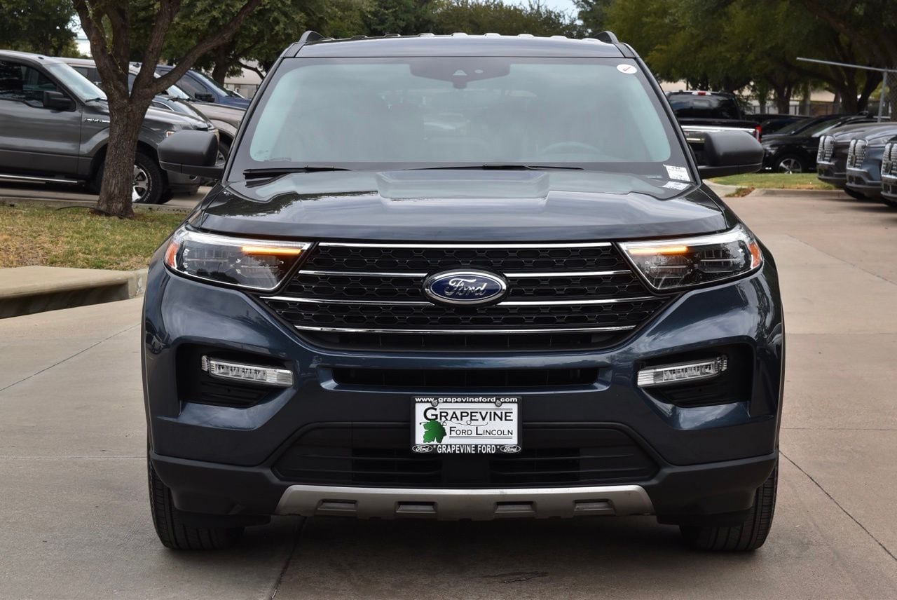 Certified 2023 Ford Explorer XLT w/ Equipment Group 202A RWD image 3